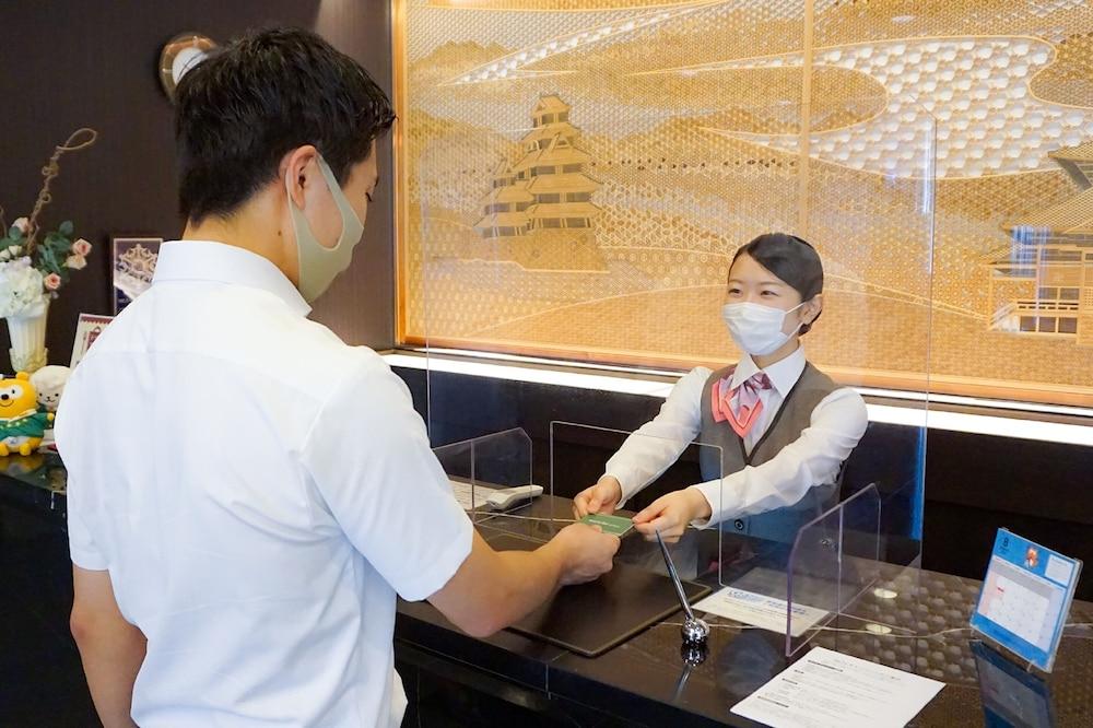 Hotel Route-Inn Uozu Экстерьер фото