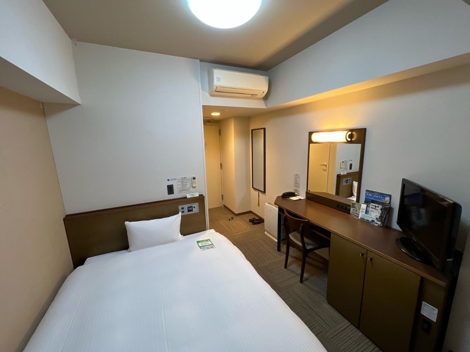 Hotel Route-Inn Uozu Экстерьер фото