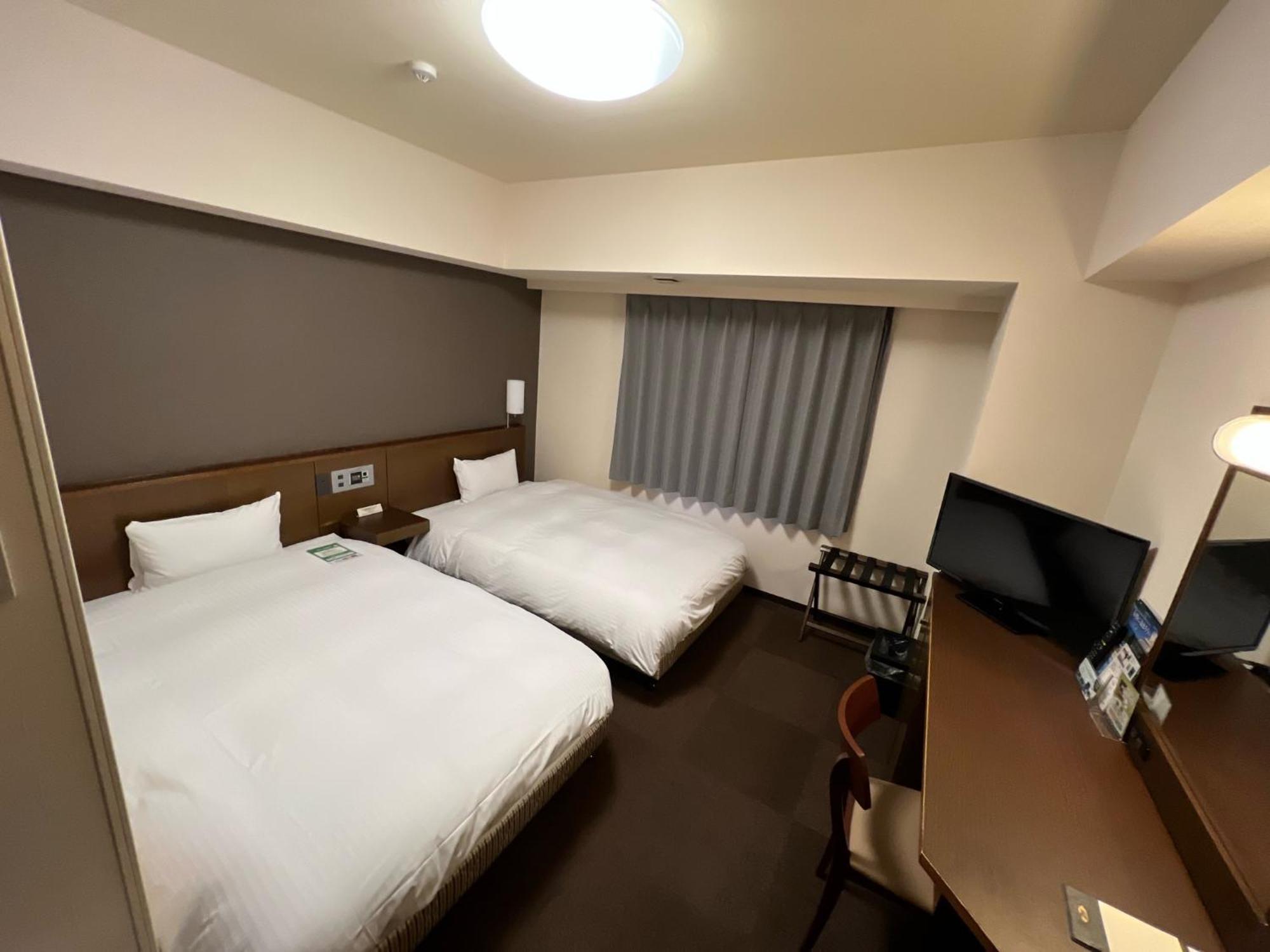 Hotel Route-Inn Uozu Экстерьер фото