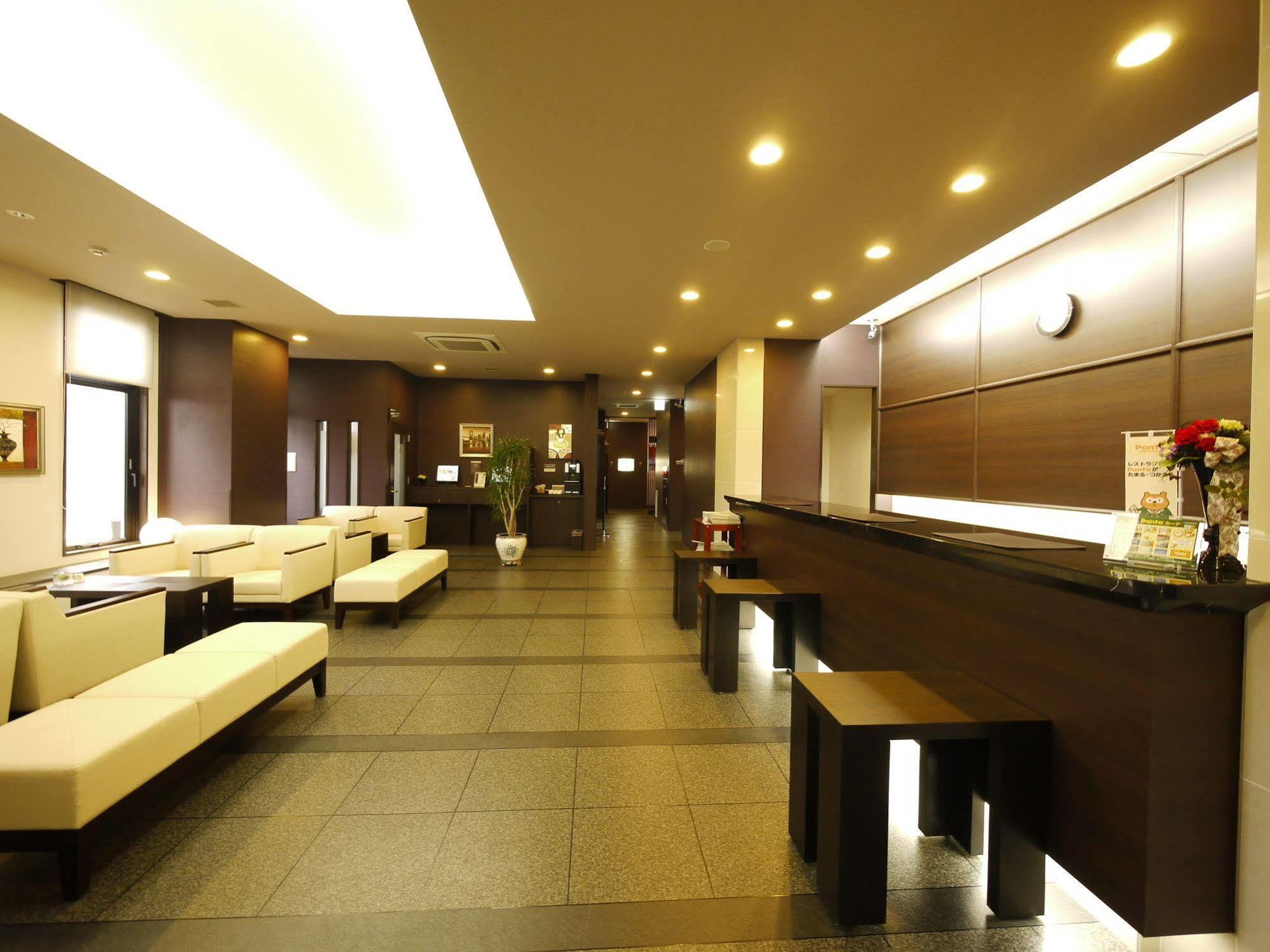 Hotel Route-Inn Uozu Экстерьер фото